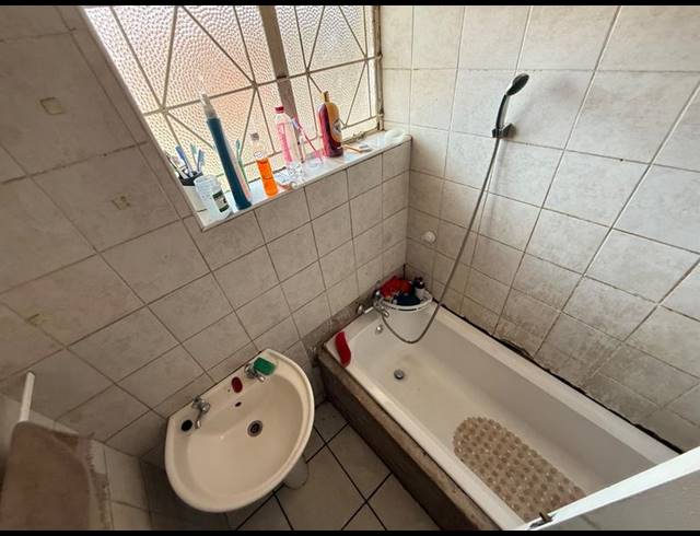 3 BEDROOM HOUSE FOR SALE IN VANDERBIJLPARK CW 5